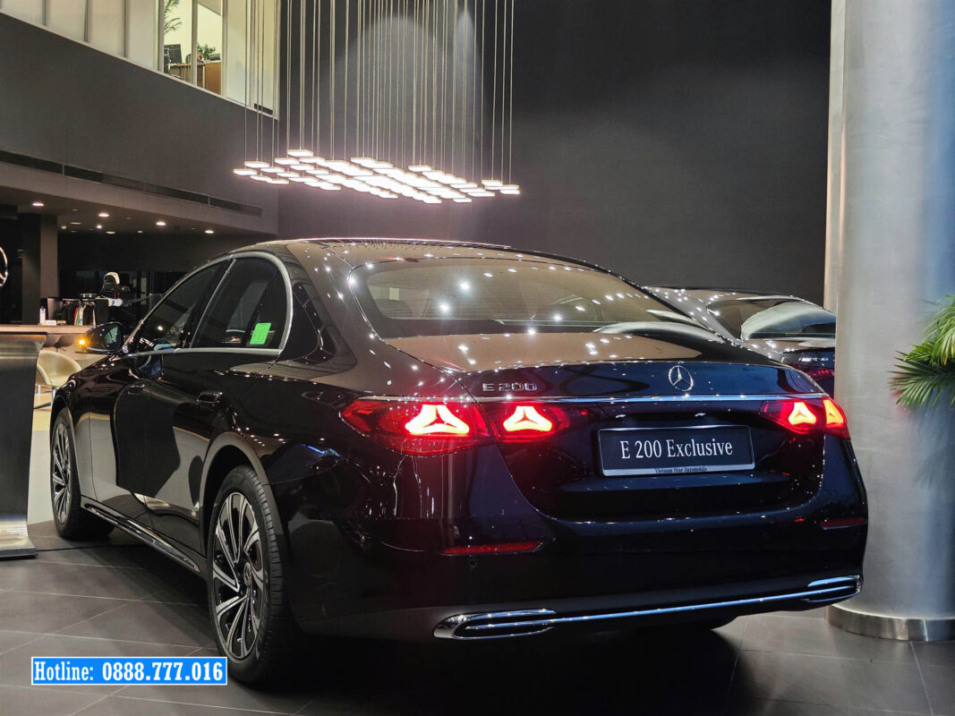 Mercedes E200 Exclusive Màu Đen