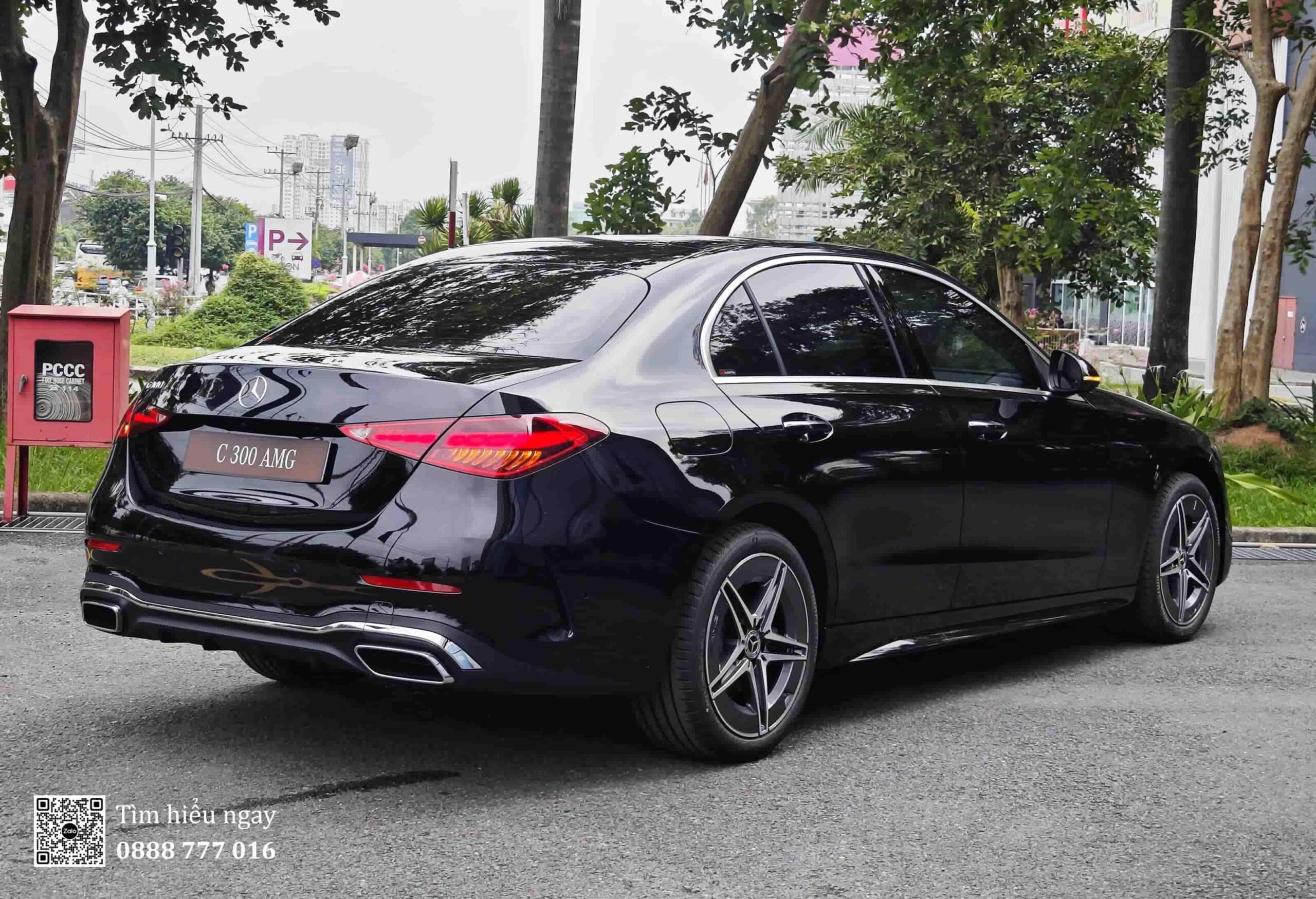 ngoai-that-c300-amg